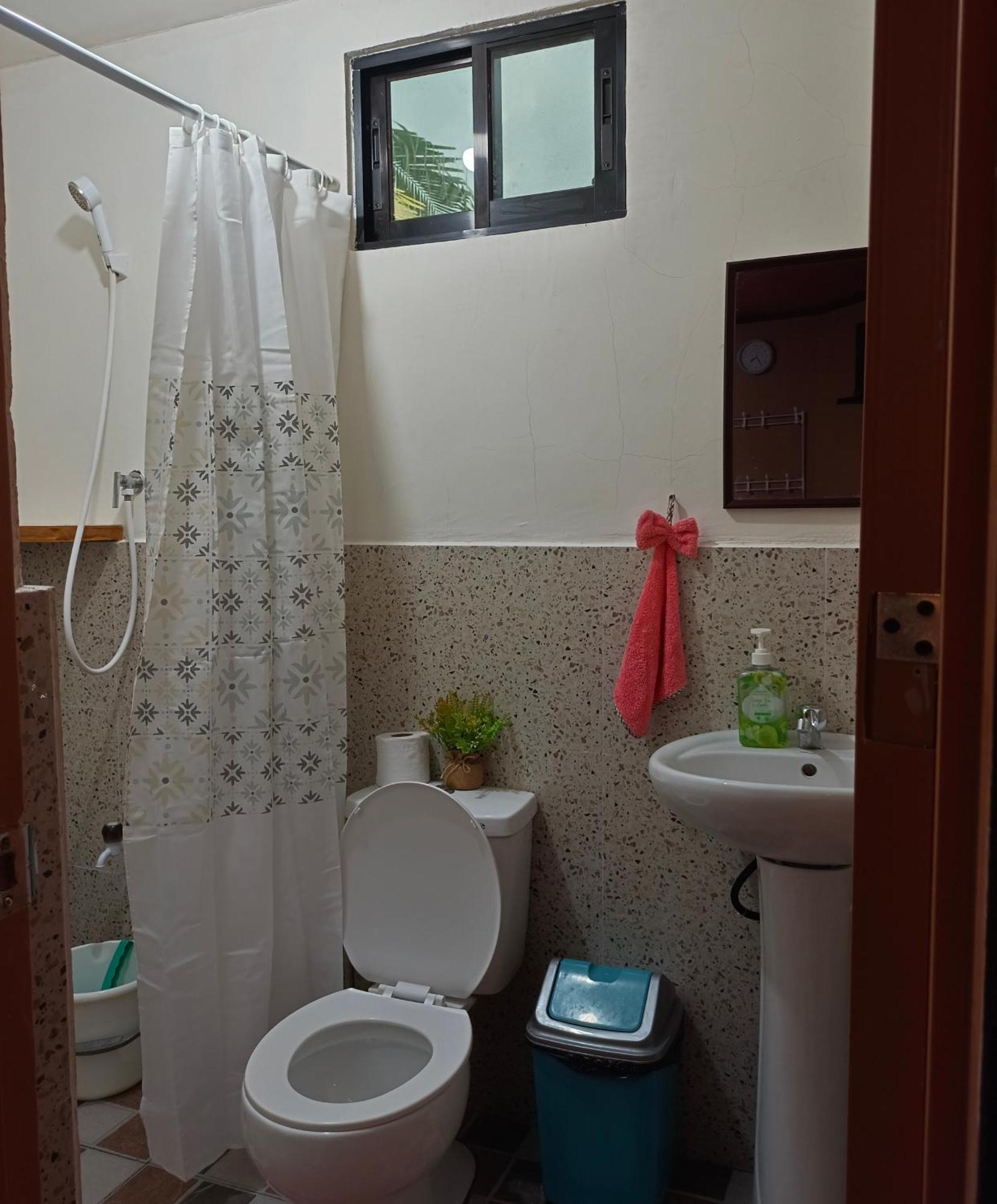 Adrianas Place Boutique Guesthouse Panglao Exterior foto